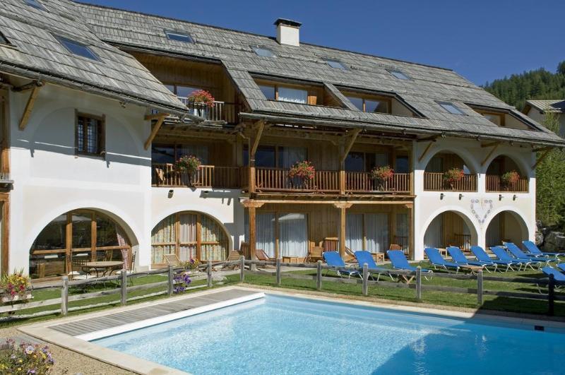 Hotel & Spa La Ferme De L'Izoard Арвьё Экстерьер фото