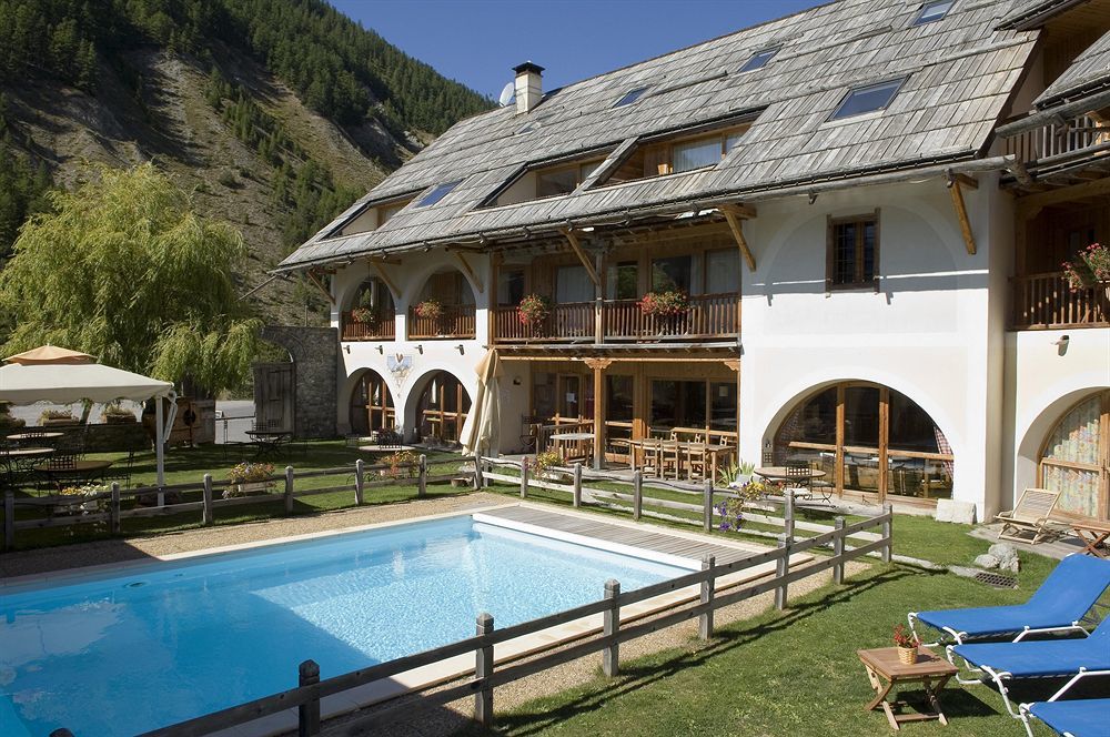Hotel & Spa La Ferme De L'Izoard Арвьё Экстерьер фото