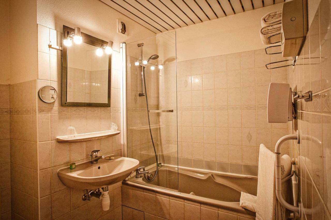 Hotel & Spa La Ferme De L'Izoard Арвьё Экстерьер фото